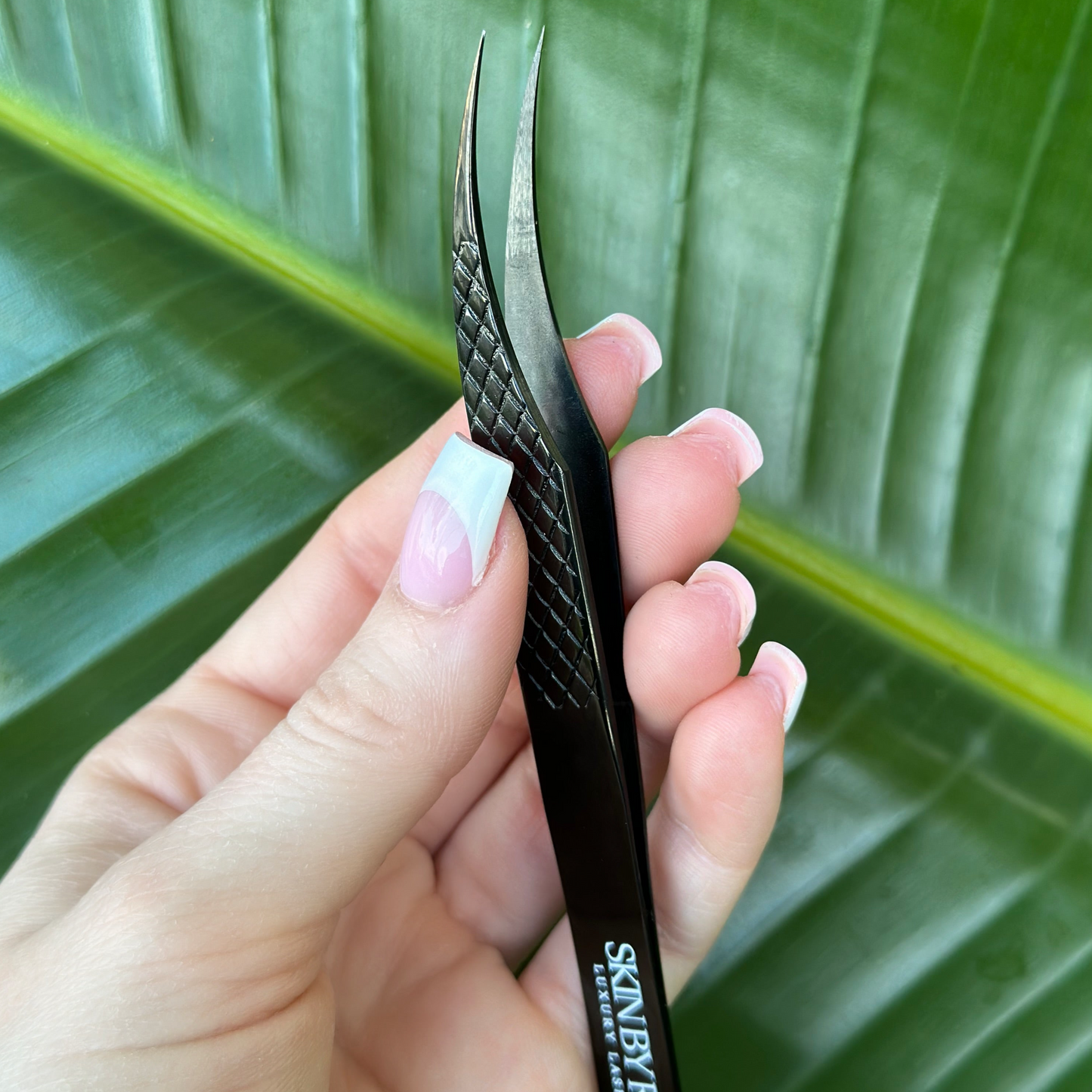 SKIN BY RAY CURVED "ISOLATION" TWEEZERS